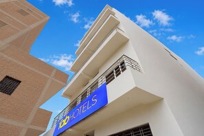 Front of property - Fabhotel National Banaras Inn (Varanasi)