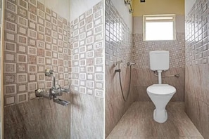 Shower, rainfall showerhead, free toiletries, towels - Fabhotel T Nagar Residency (Chennai)