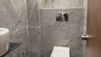 Ducha, cabezal de ducha tipo lluvia, artículos de tocador gratuitos