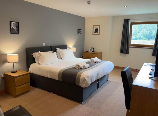 Classic Double Room, Mountain View | WiFi (free)