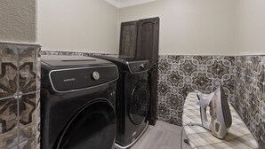 Kamar Comfort | Interior