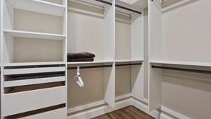 Kamar Comfort | Interior
