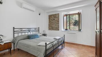 1 dormitorio y ropa de cama