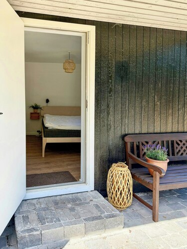 Wood-fired hot tub, sauna and 150 m to the beach