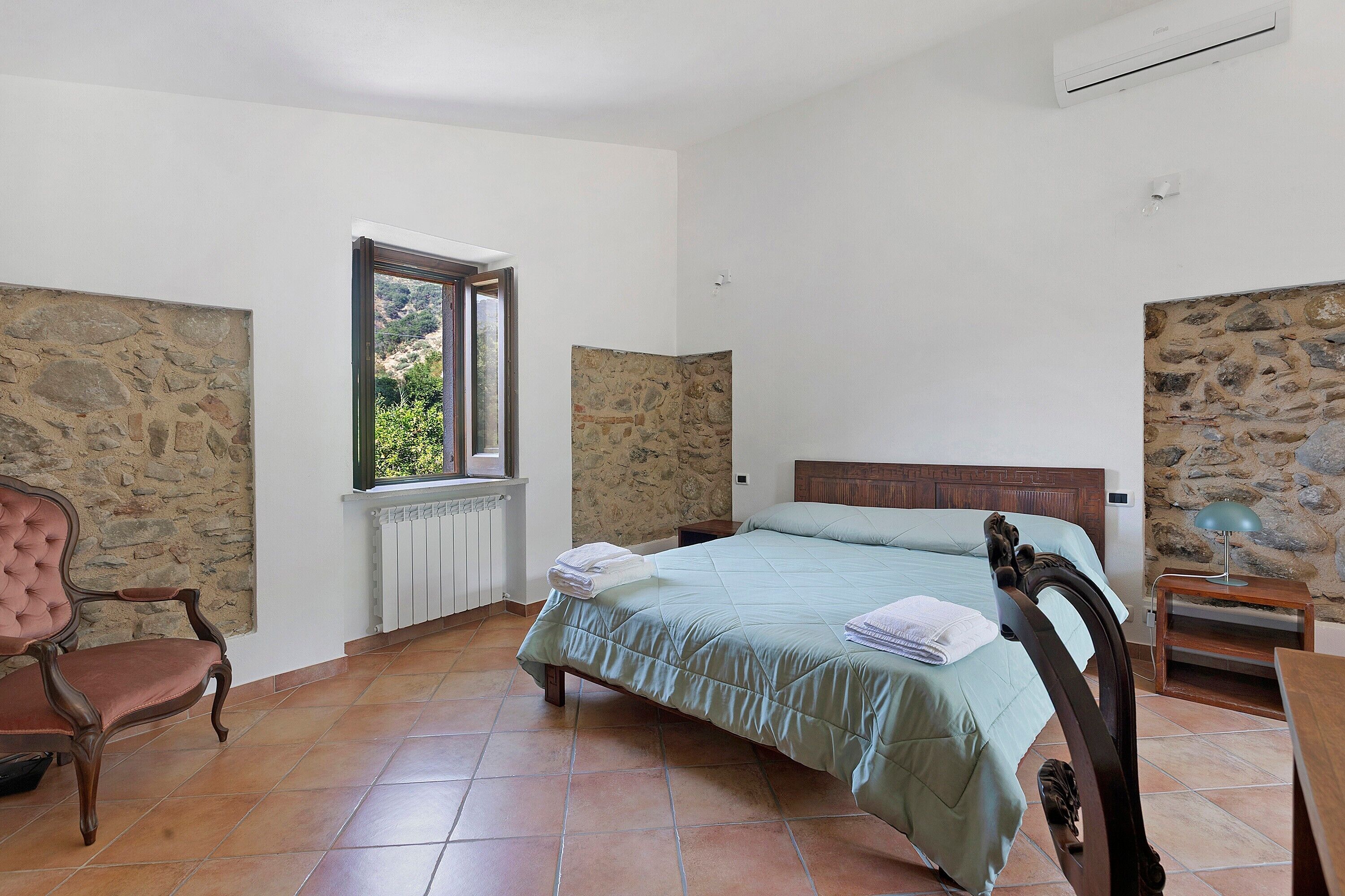 1 camera, Wi-Fi, lenzuola