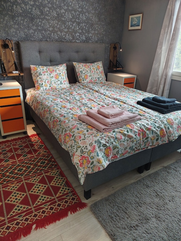 1 bedroom, WiFi, bed sheets