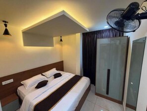 2 habitaciones, tabla de planchar con plancha, wifi y ropa de cama