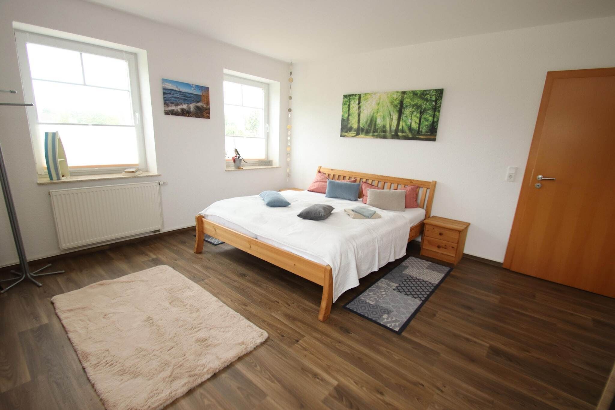 2 bedrooms, travel crib, bed sheets