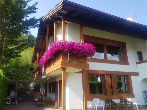 Exterior - Villa '' with Mountain View, Private Terrace and Wi-Fi (Altavalle)