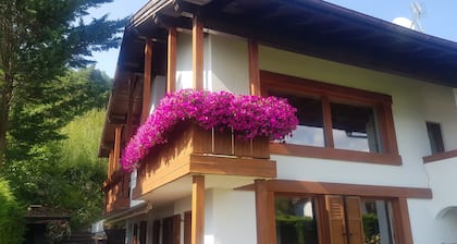 Villa avec vue sur la montagne, terrasse privée et Wi-Fi