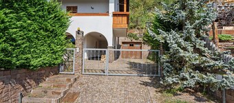 Villa '' with Mountain View, Private Terrace and Wi-Fi