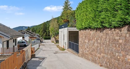 Villa '' with Mountain View, Private Terrace and Wi-Fi