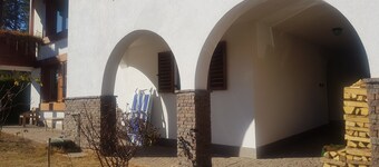 Villa met Uitzicht op de Bergen, Privéterras en Wi-Fi