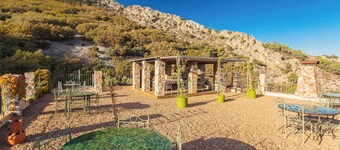 Rural House with a Pool in Cabañeros