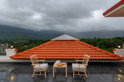Alaya Stays Sreelakam 4BHK with Pvt Pool