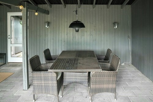 Nordic retreat with wilderness bath near Marielyst