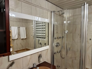 Bathroom - Cozy Apartment between Black Forest and Rhine with Balcony and Fireplace (Sinzheim)