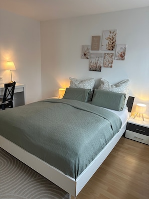 Room - Cozy Apartment between Black Forest and Rhine with Balcony and Fireplace (Sinzheim)