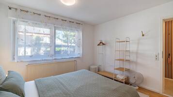 2 bedrooms, WiFi, bed sheets