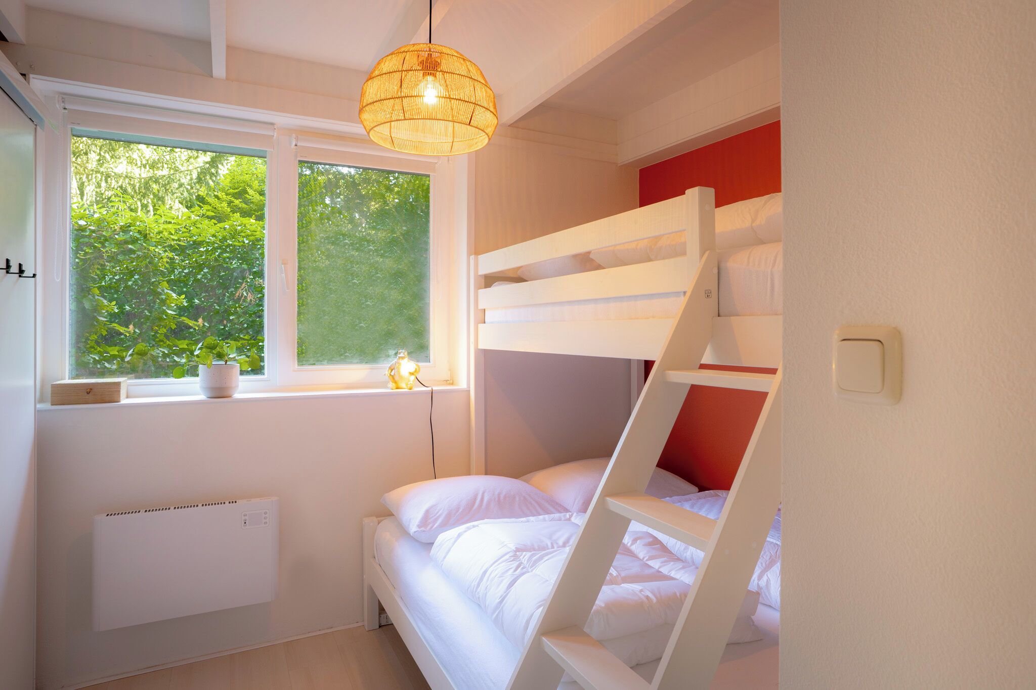 2 slaapkamers, reisbedje, wifi