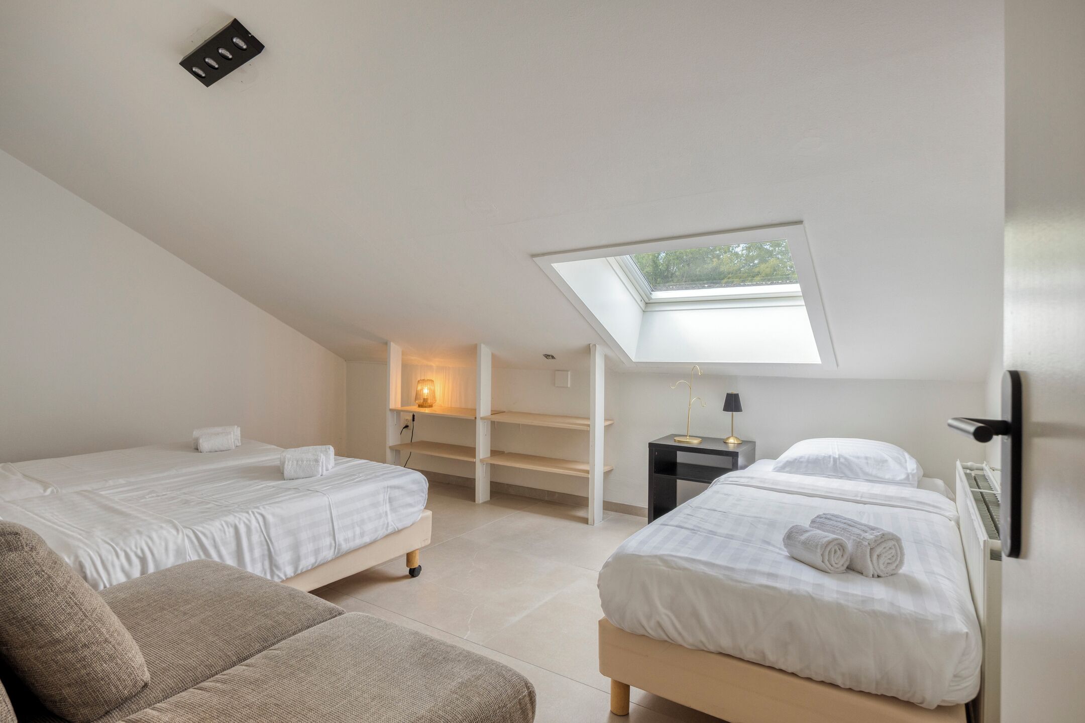 3 habitaciones, cuna de viaje, wifi y ropa de cama 