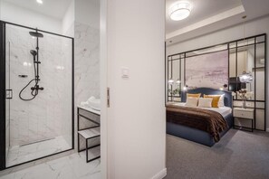 Quarto triplo família, vista para o pátio | Banheiro