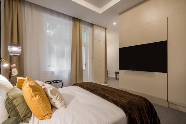 Family Triple Room, Courtyard View | In-room safe, WiFi (free) - Budapest Cereja Boutique (Budapest)