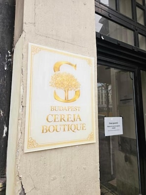 Exterior detail - Budapest Cereja Boutique (Budapest)
