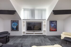 Interior - South Pier Apartment 6 (Blackpool)