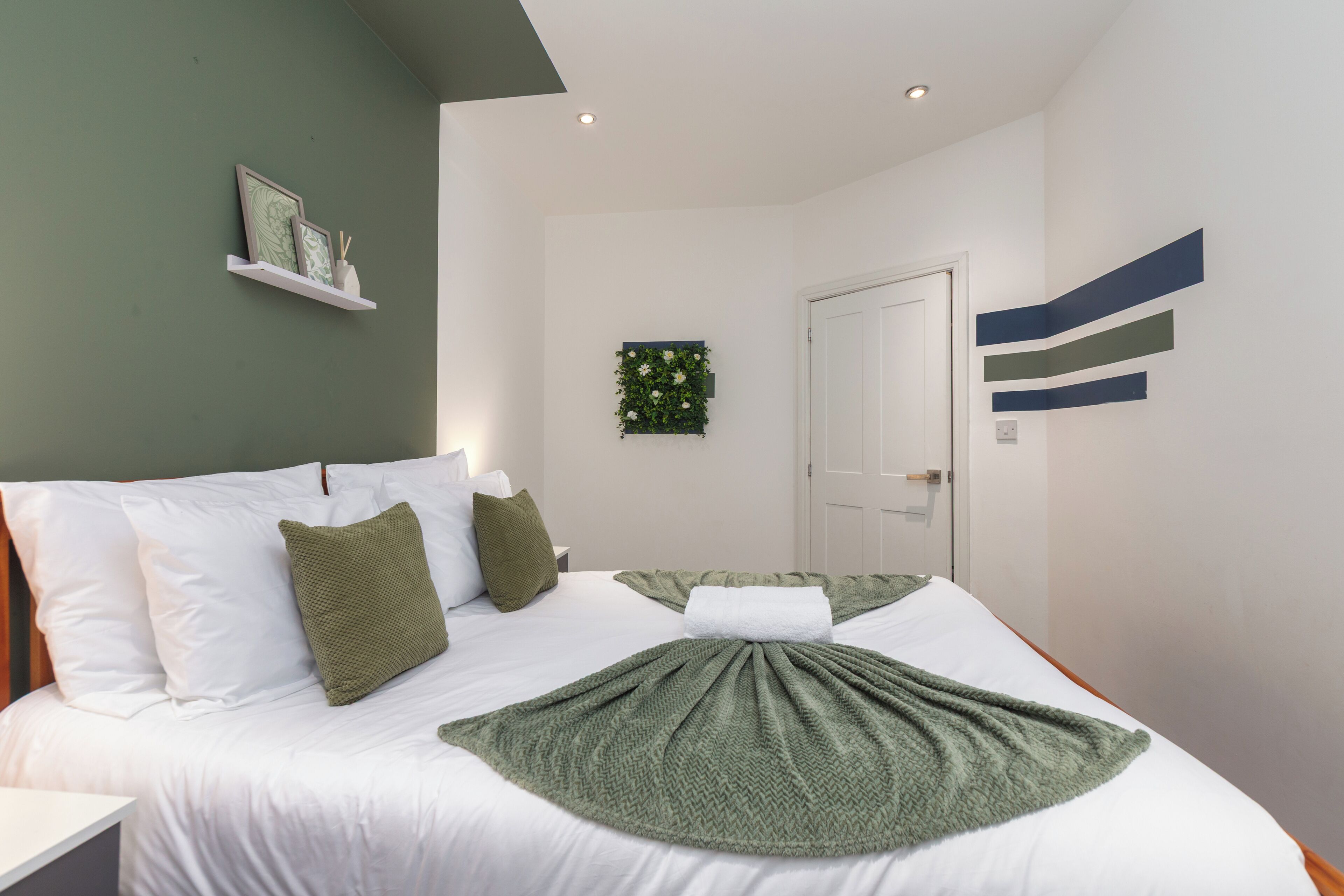 2 bedrooms