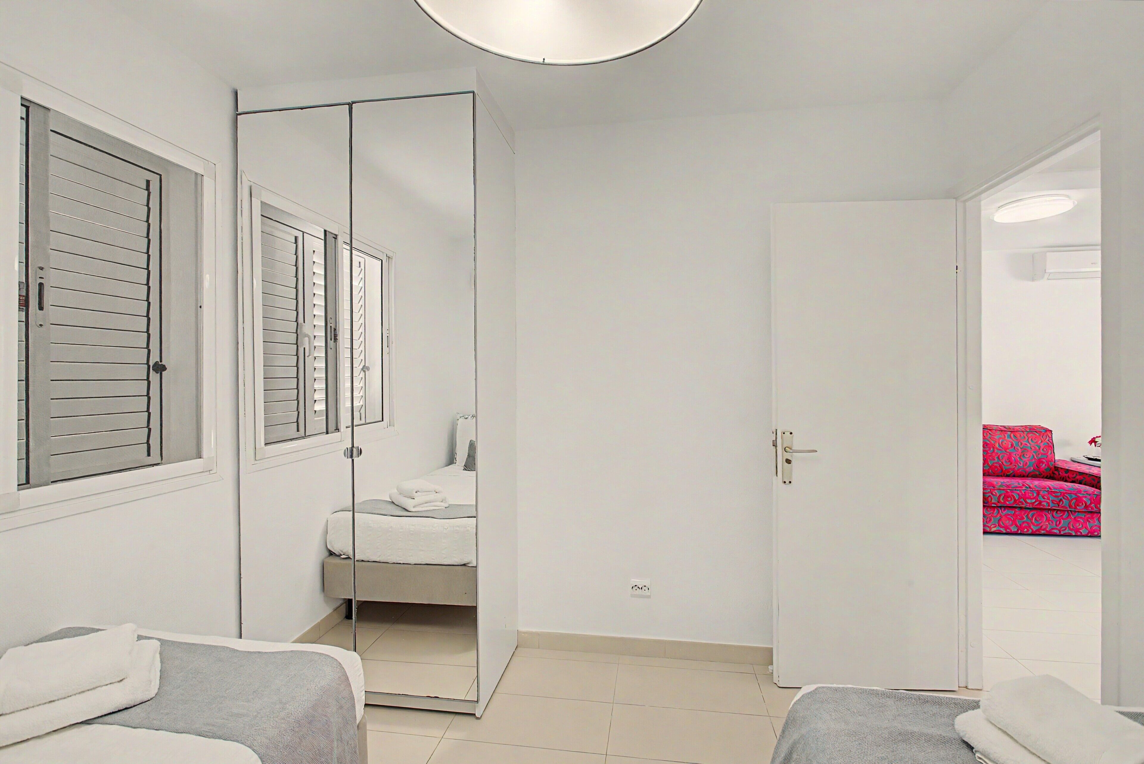 2 chambres, fer et planche à repasser, Wi-Fi, draps fournis
