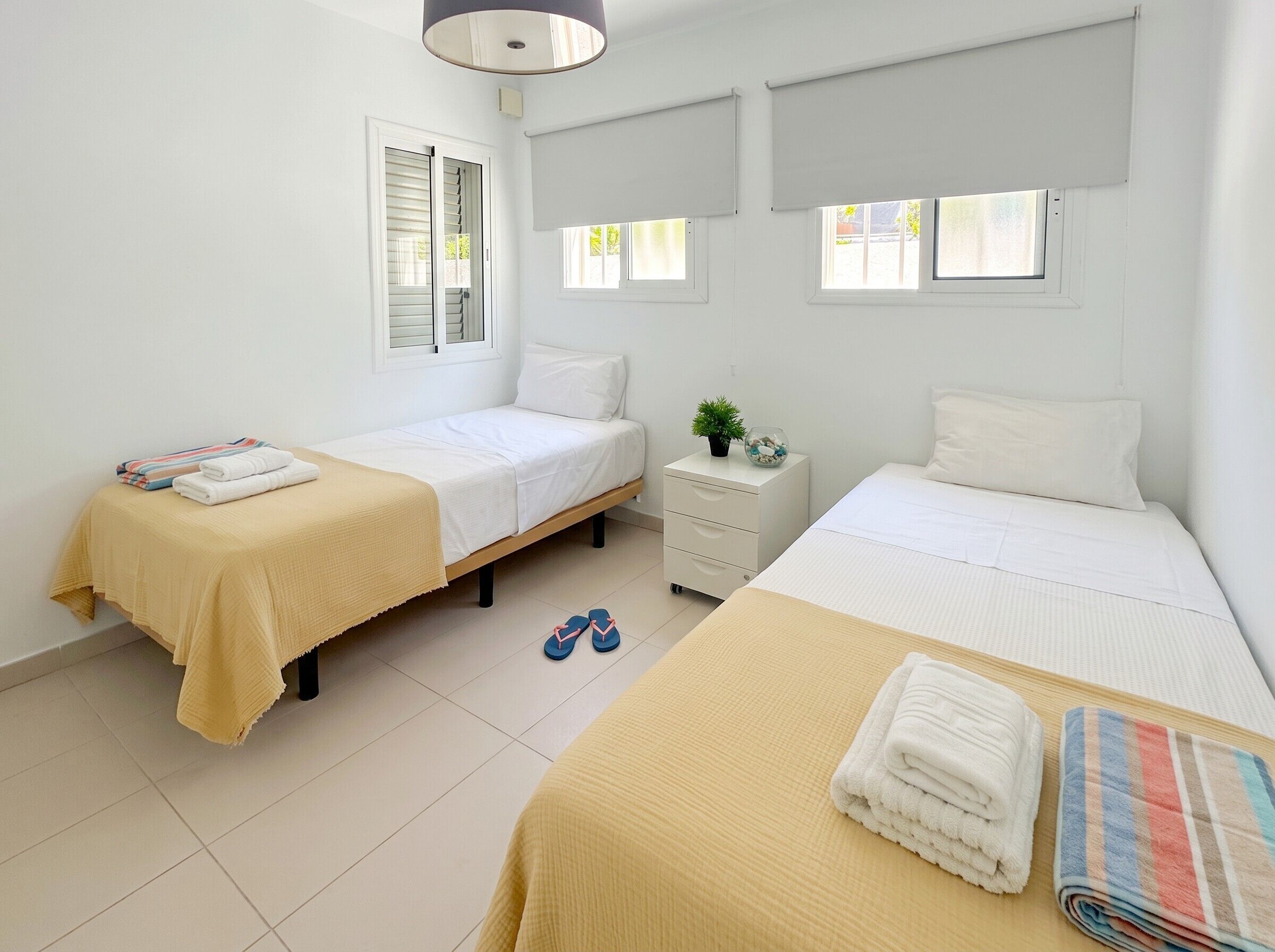 2 chambres, fer et planche à repasser, Wi-Fi, draps fournis