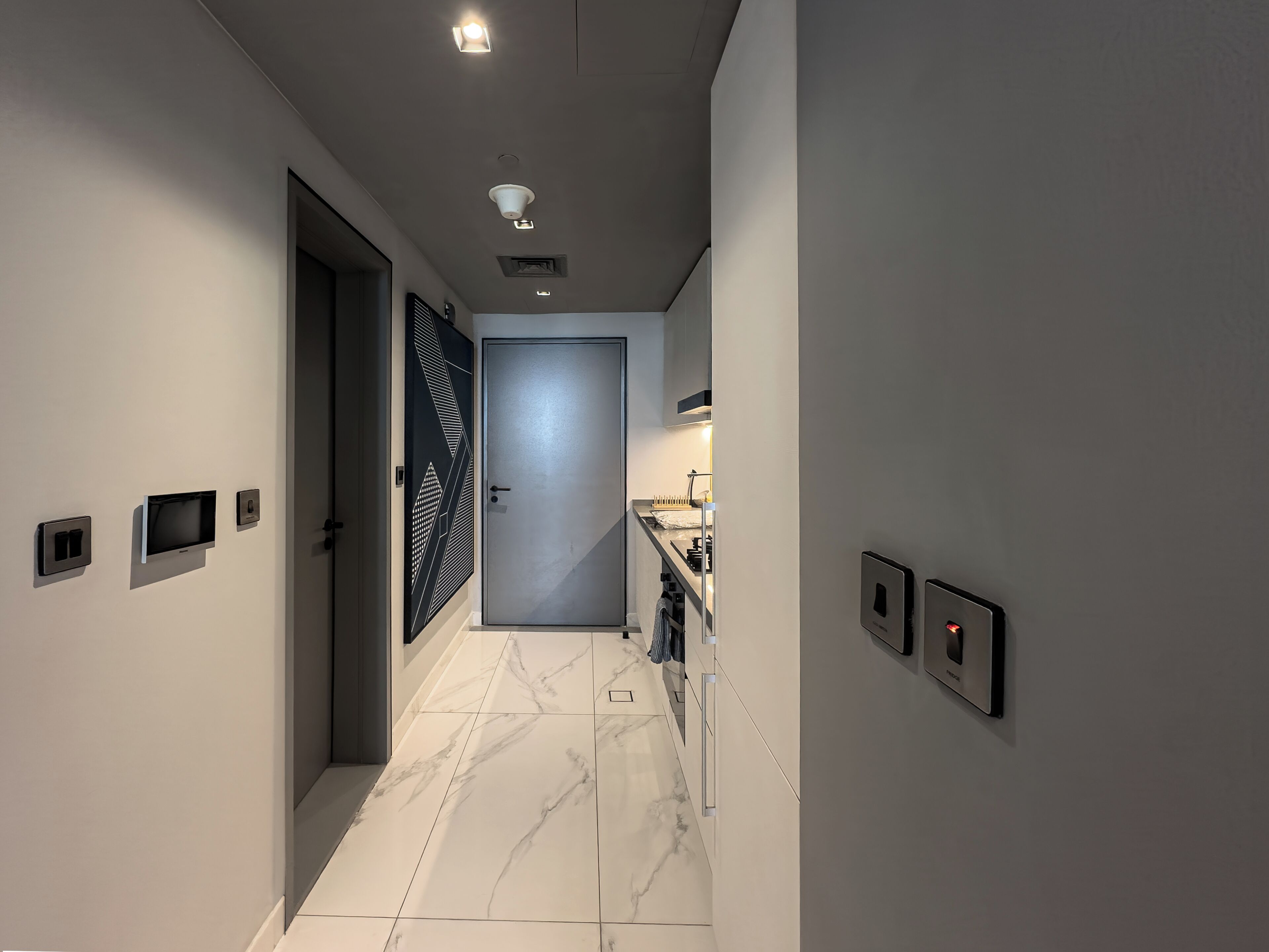 Deluxe Apartment, 1 Queen Bed, Balcony, Canal View | Interior