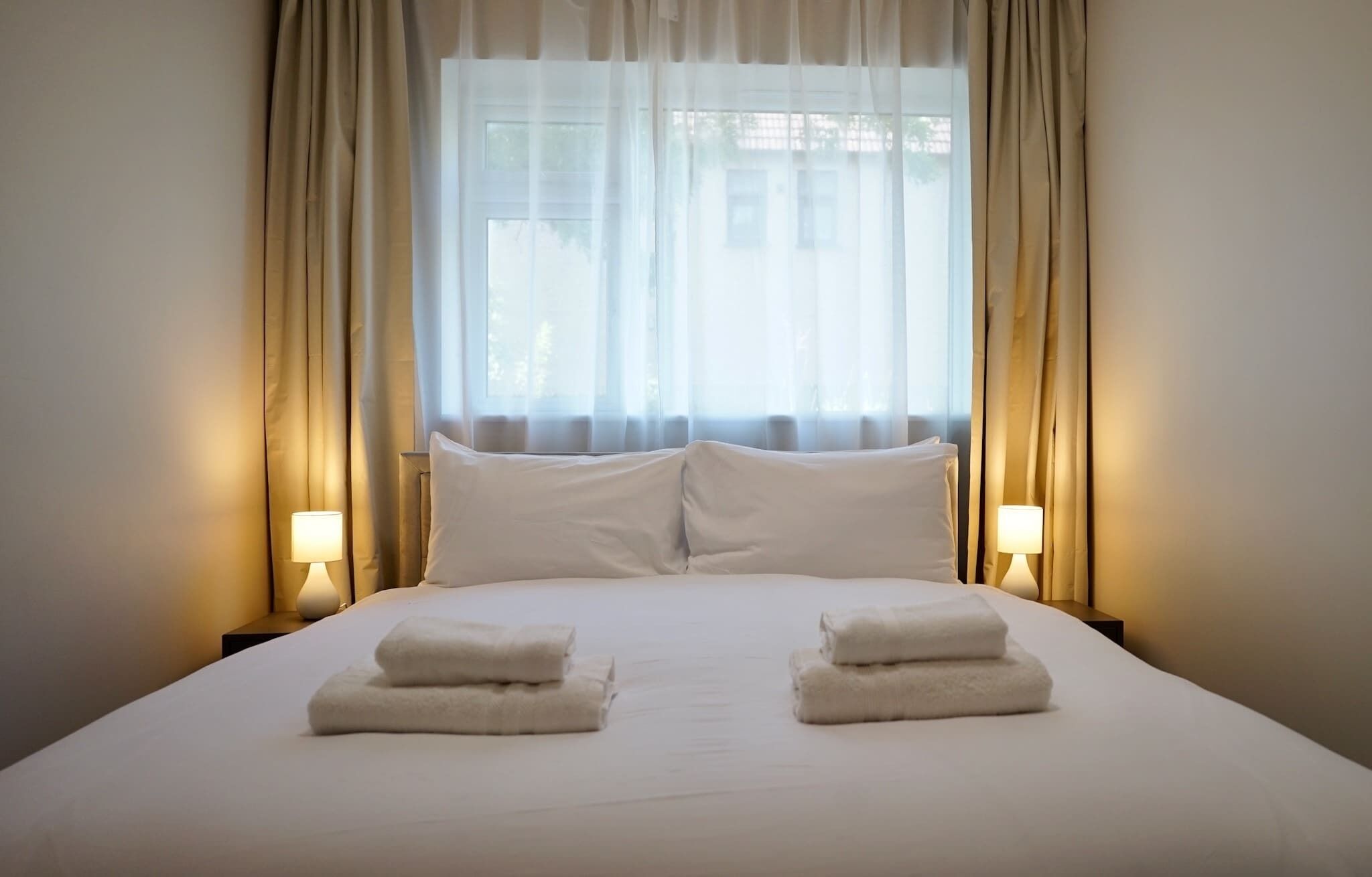 2 bedrooms, iron/ironing board, Internet, bed sheets