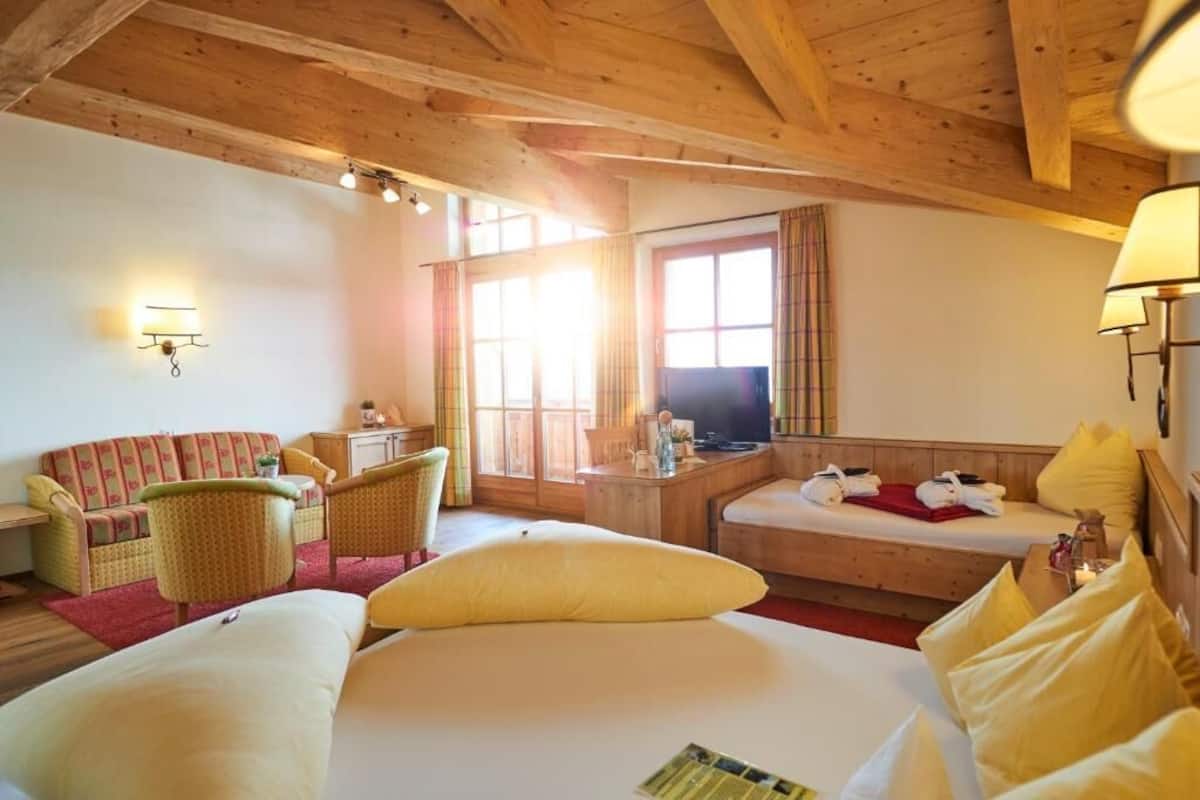 Family Room, Balcony, Mountain View | Soundproofing, WiFi (free), bed sheets