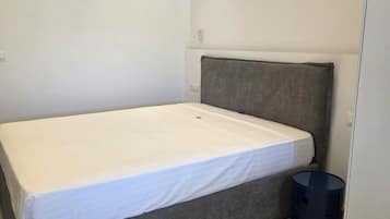 Deluxe Apartment, 2 Bedrooms, Balcony | In-room safe, laptop workspace, blackout drapes, soundproofing
