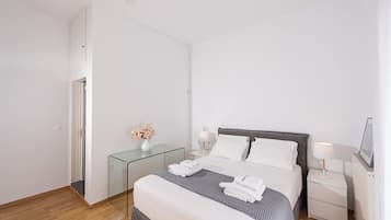 Luxury Apartment, Partial Sea View