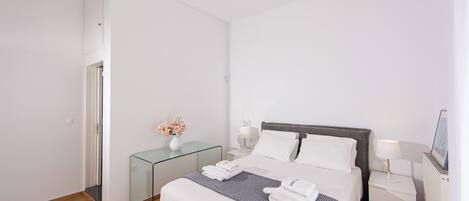 Luxury Apartment, Partial Sea View
