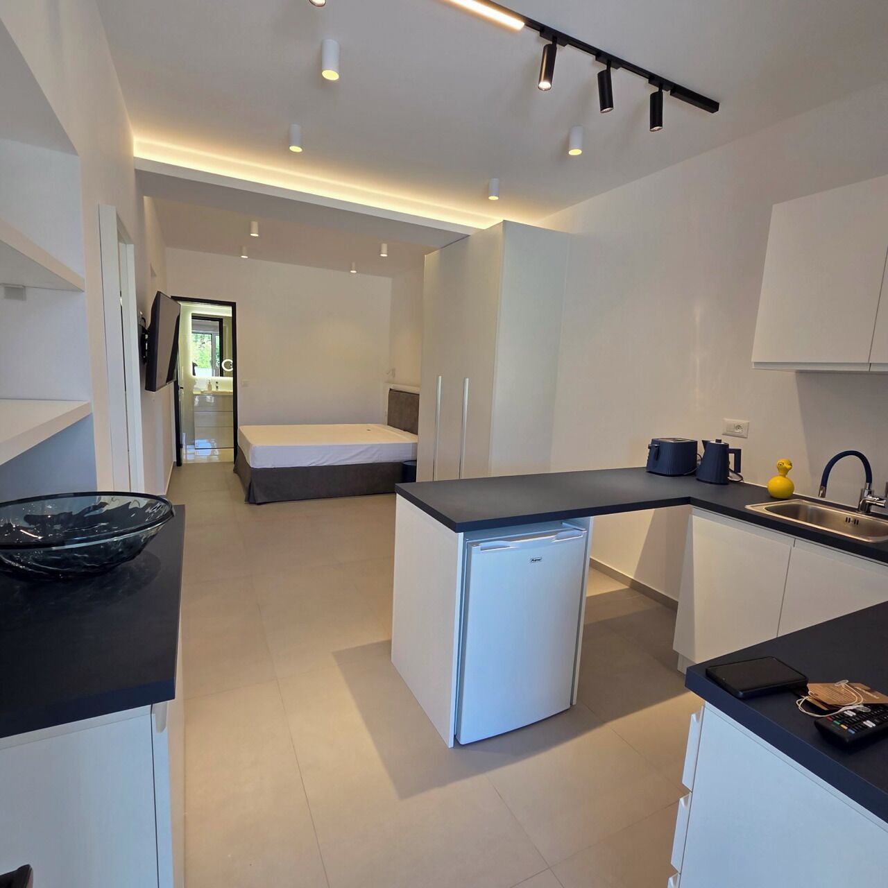 Deluxe Apartment, 2 Bedrooms, Balcony | In-room safe, laptop workspace, blackout drapes, soundproofing
