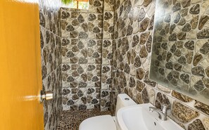 Bathroom - Calilayan Cove Beach Resort (Unisan)