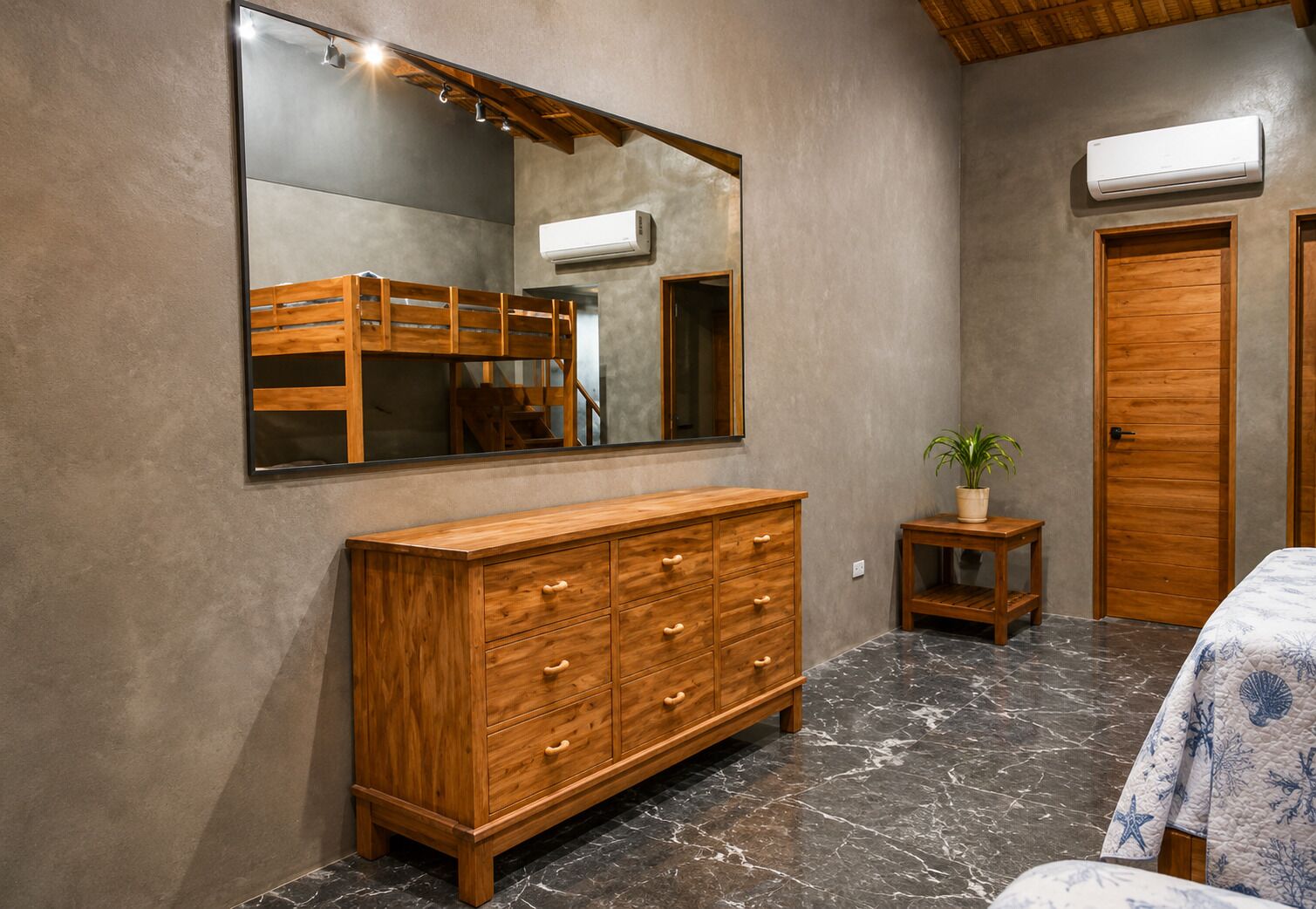 Chalet superior, vistas a la playa | Interior