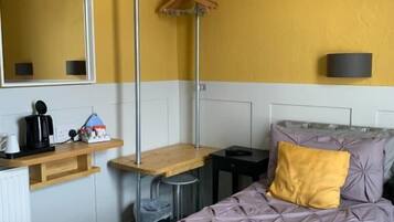 Standard tvåbäddsrum - privat badrum - utsikt mot innergården | Gratis wi-fi