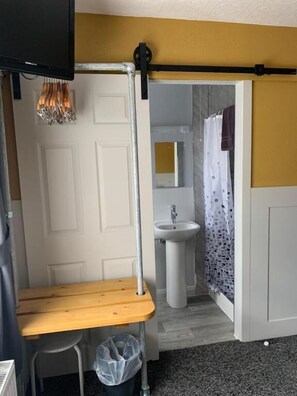 Standard Double Room, Private Bathroom, Courtyard View | Bathroom - The Woodleigh Hotel (Blackpool)