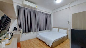 Superior Double Room | Free WiFi - Ze Residence Bang Aor Station  (Bang O)