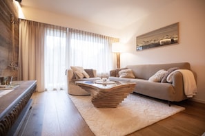 TV - Cozy 3.5-room apartment with a sunny terrace and parking (Lens)