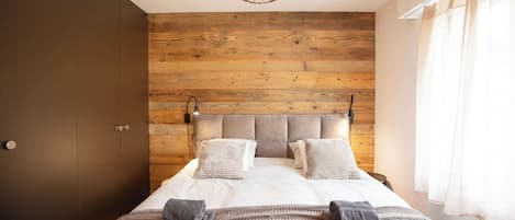 WiFi, bed sheets