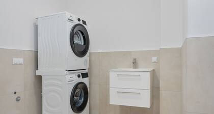 Luxury Studio with a Balcony | Air Conditioning | Rooftop Terrace