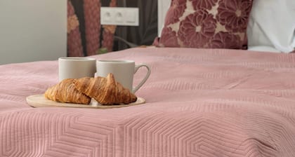 Luxury Studio with a Balcony | Air Conditioning | Rooftop Terrace