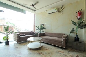 Living area - Virat Shree Palace (Vrindavan)