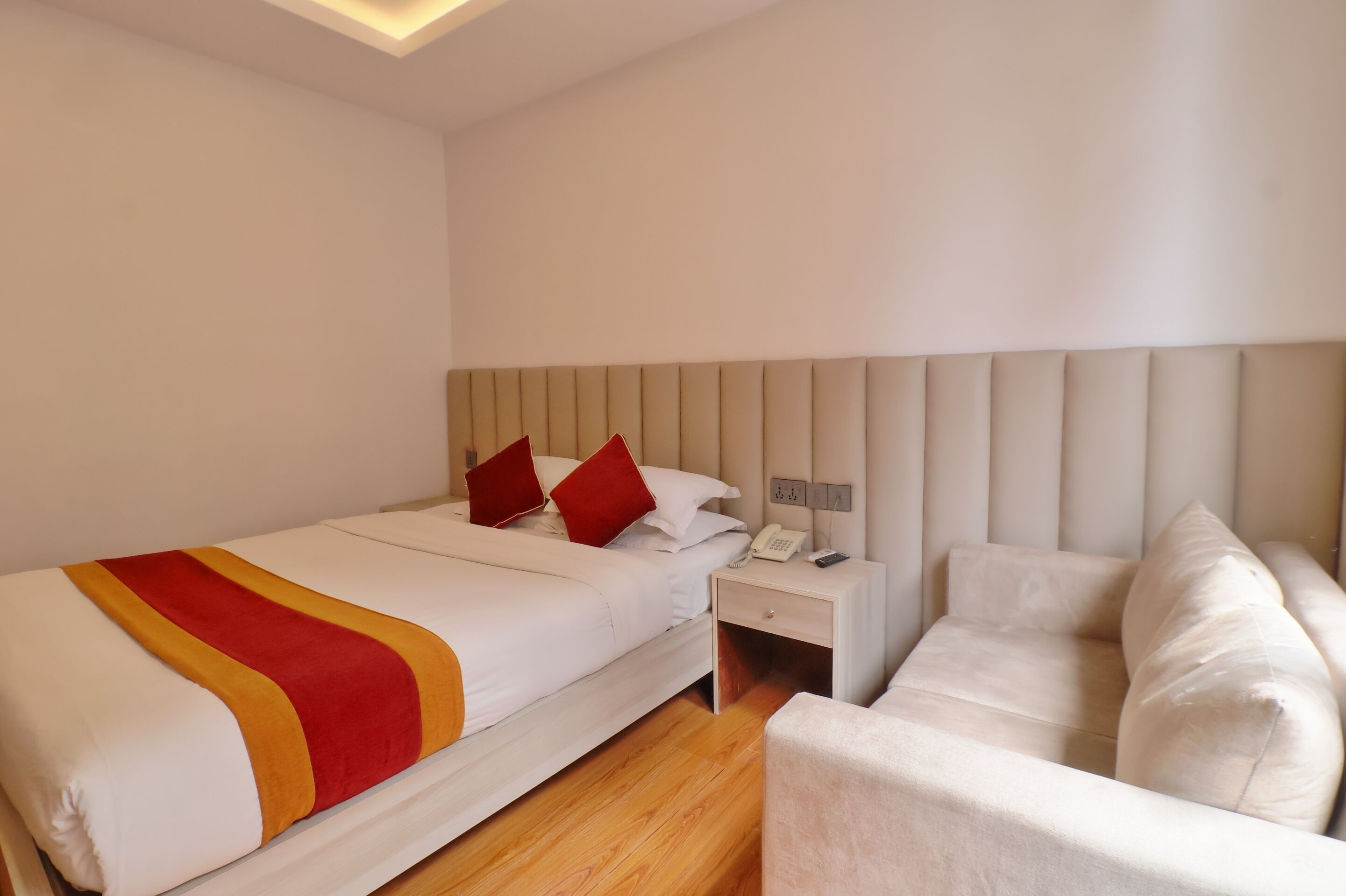 Habitació doble o amb dos llits individuals Deluxe | Escriptori, espai de treball apte per a portàtils i wifi gratuïta 